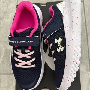 New girls Sz 1 Under Armour Navy and Pink Athletic Shoes